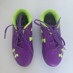 Soccer cleats kid size 11 Under armour